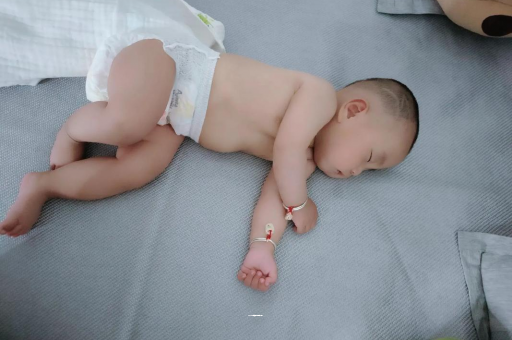 舟山宝宝积食发烧怎么处理